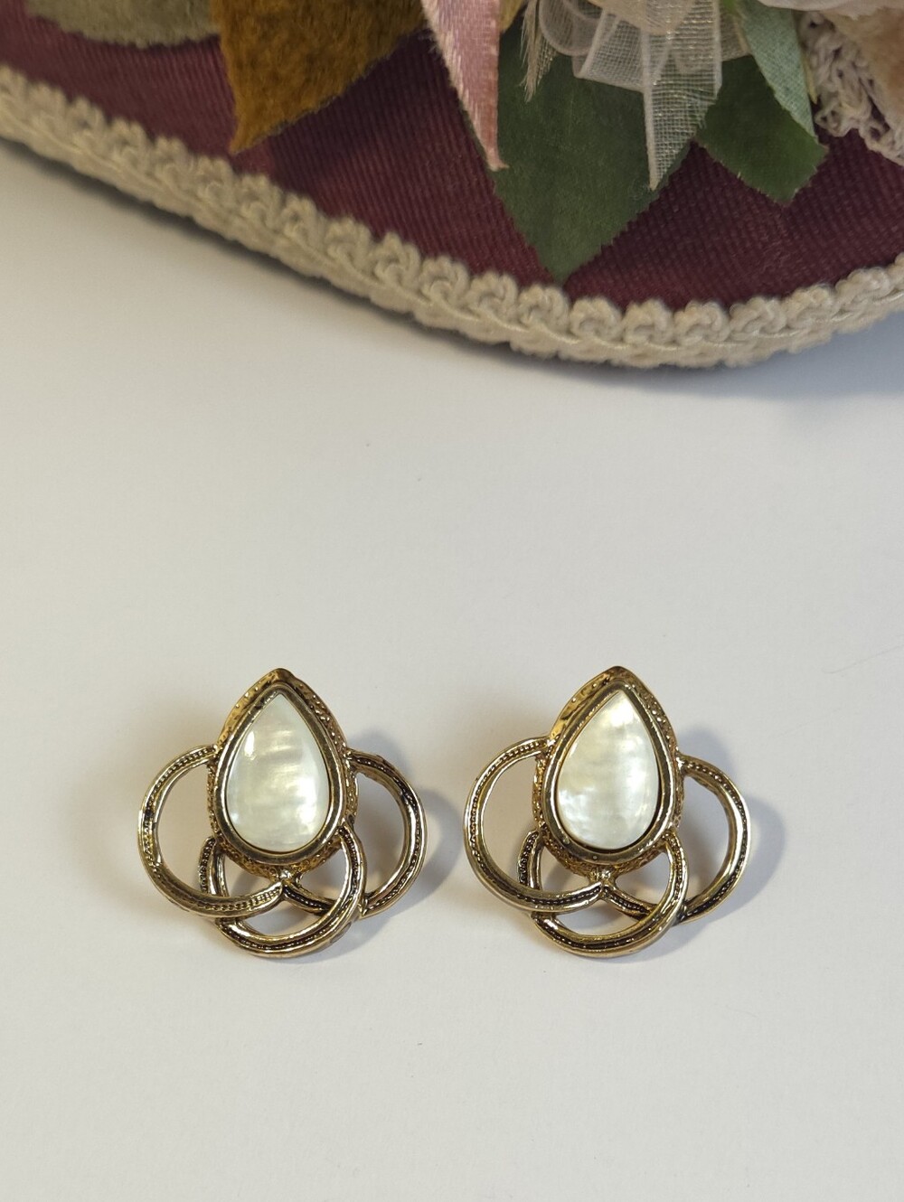 Vintage Gold Plate Mother of Pearl Tear Drop Earrings